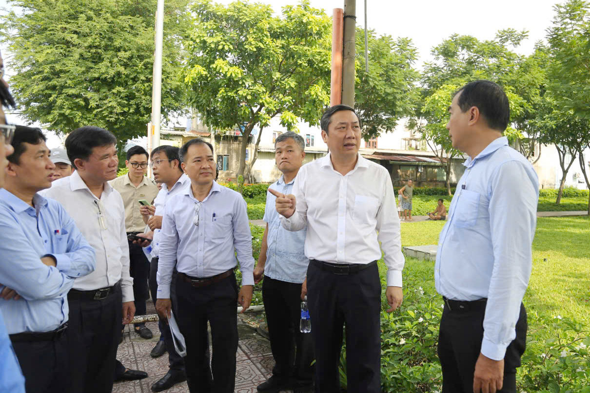 TP. Hồ Chí Minh Đẩy nhanh thủ tục đầu tư dự án chỉnh trang bờ Nam Kênh Đôi