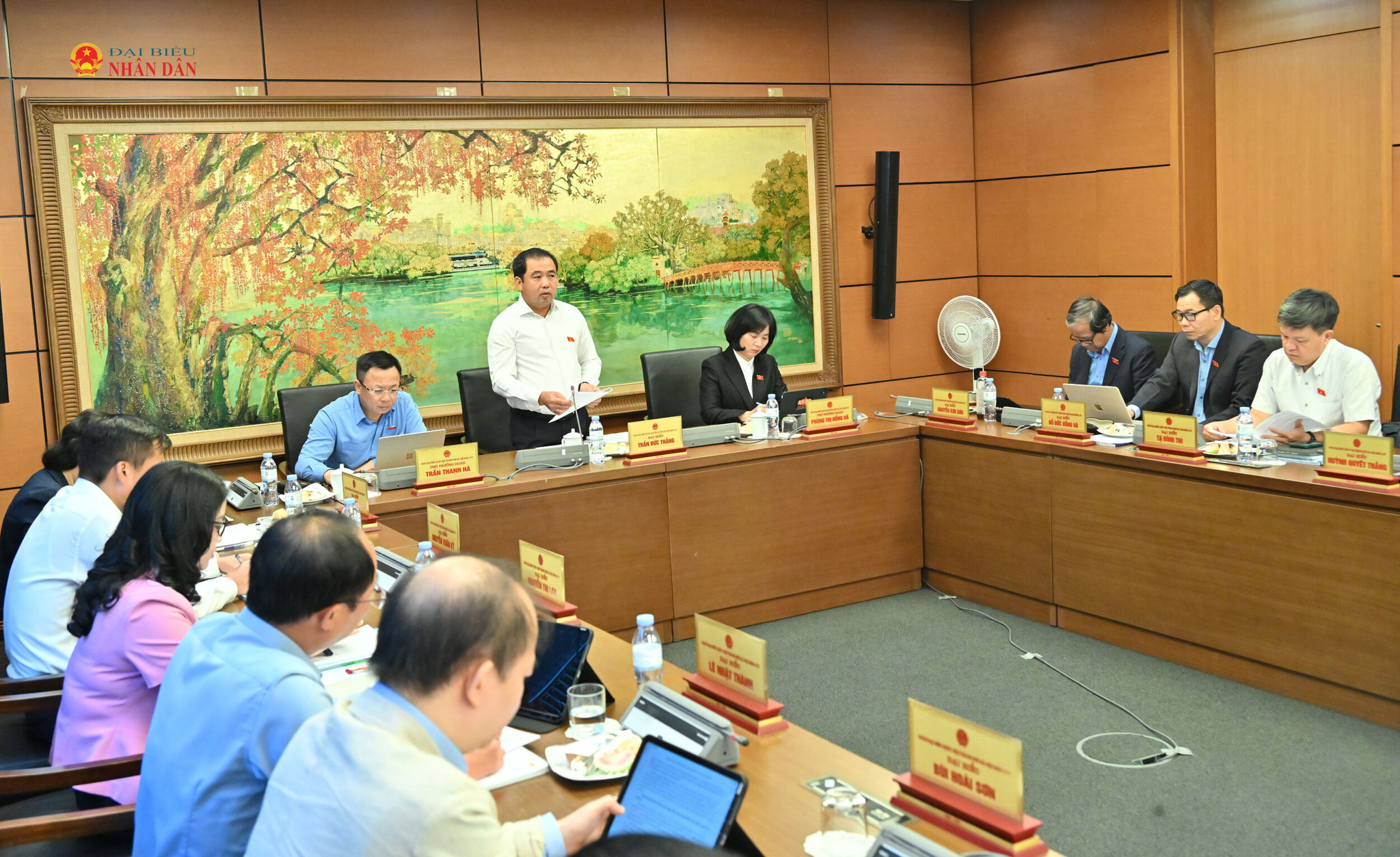 truong-doan-dbqh-tp-ha-noi-tran-duc-thangvqk_4722.jpg