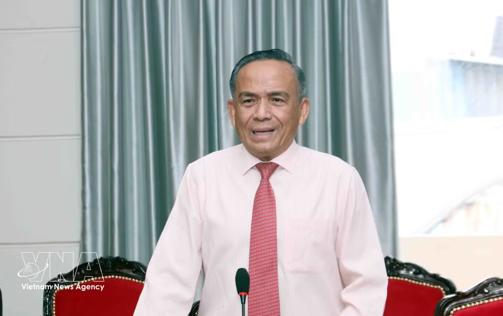 Le Hoang Chau, Chairman of the Ho Chi Minh City Real Estate Association. (Photo: VNA) vnanet-potal-khao-sat-viec-thuc-hien-chinh-sach-phap-luat-ve-dat-dai-kinh-doanh-bat-dong-san-tai-tp-ho-chi-minh-8888927.jpg