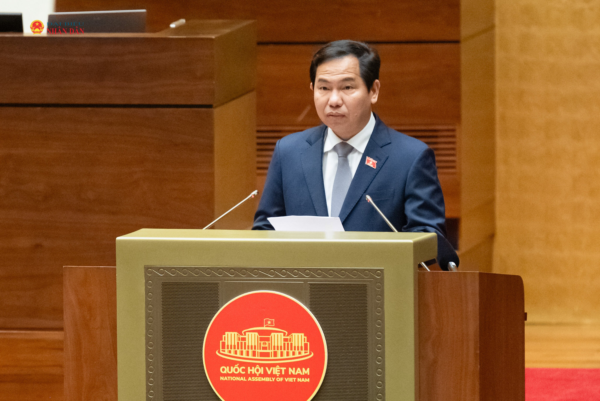 Tổng thư ký, Chủ nhiệm Văn phòng Quốc hội Lê Quang Mạnh trình dự án Nghị quyết của Quốc hội về công tác phòng, chống tội phạm và vi phạm pháp luật, công tác của Viện kiểm sát nhân dân, của Tòa án nhân dân và công tác thi hành án (Nghị quyết của Quốc hội thay thế Nghị quyết số 96/2019/QH14 của Quốc hội về công tác phòng, chống tội phạm và vi phạm pháp luật, công tác của Viện kiểm sát nhân dân, của Tòa án nhân dân và công tác thi hành án)