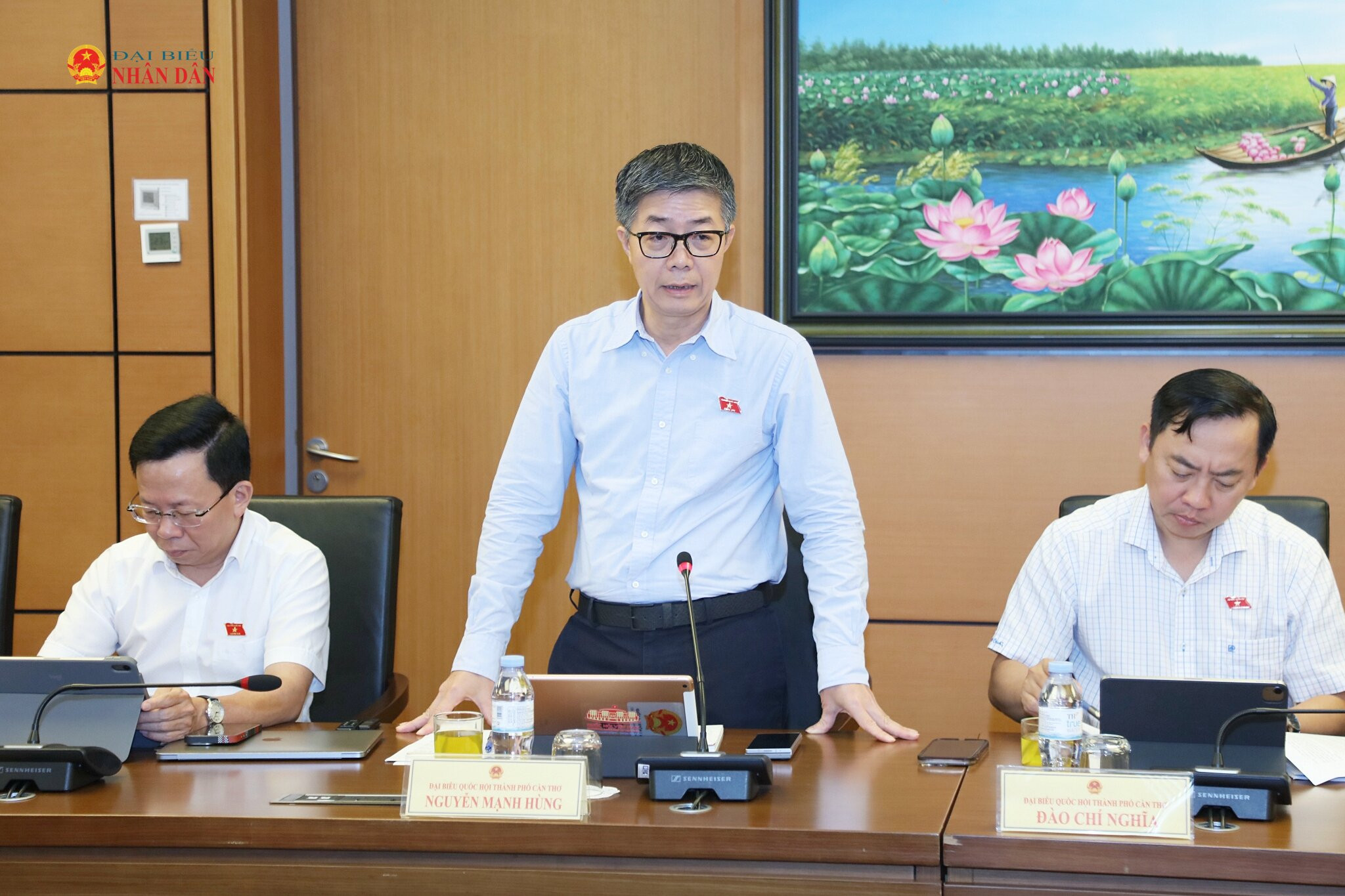 ĐBQH Nguyễn Mạnh Hùng (Cần Thơ) phát biểu 