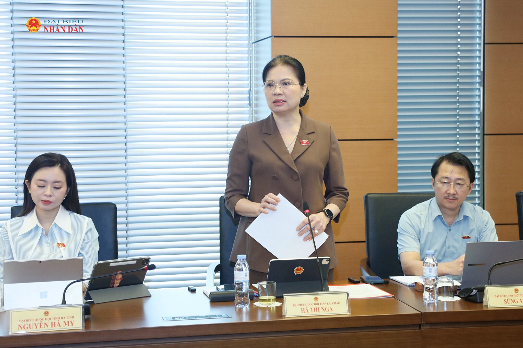 ĐBQH Hà Thị Nga (Lai Châu) phát biểu 