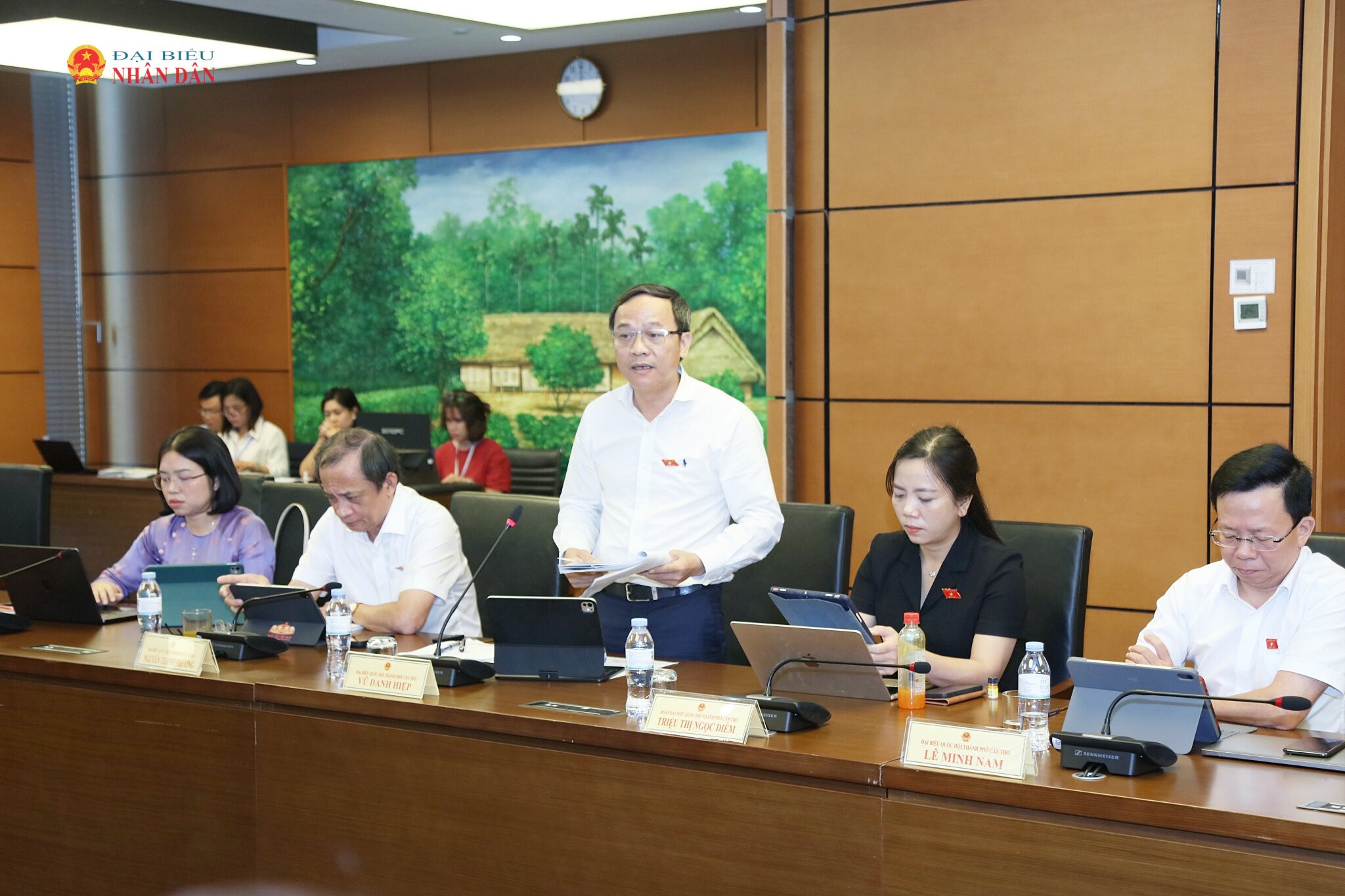 ĐBQH Vũ Danh Hiệp (Cần Thơ) phát biểu 