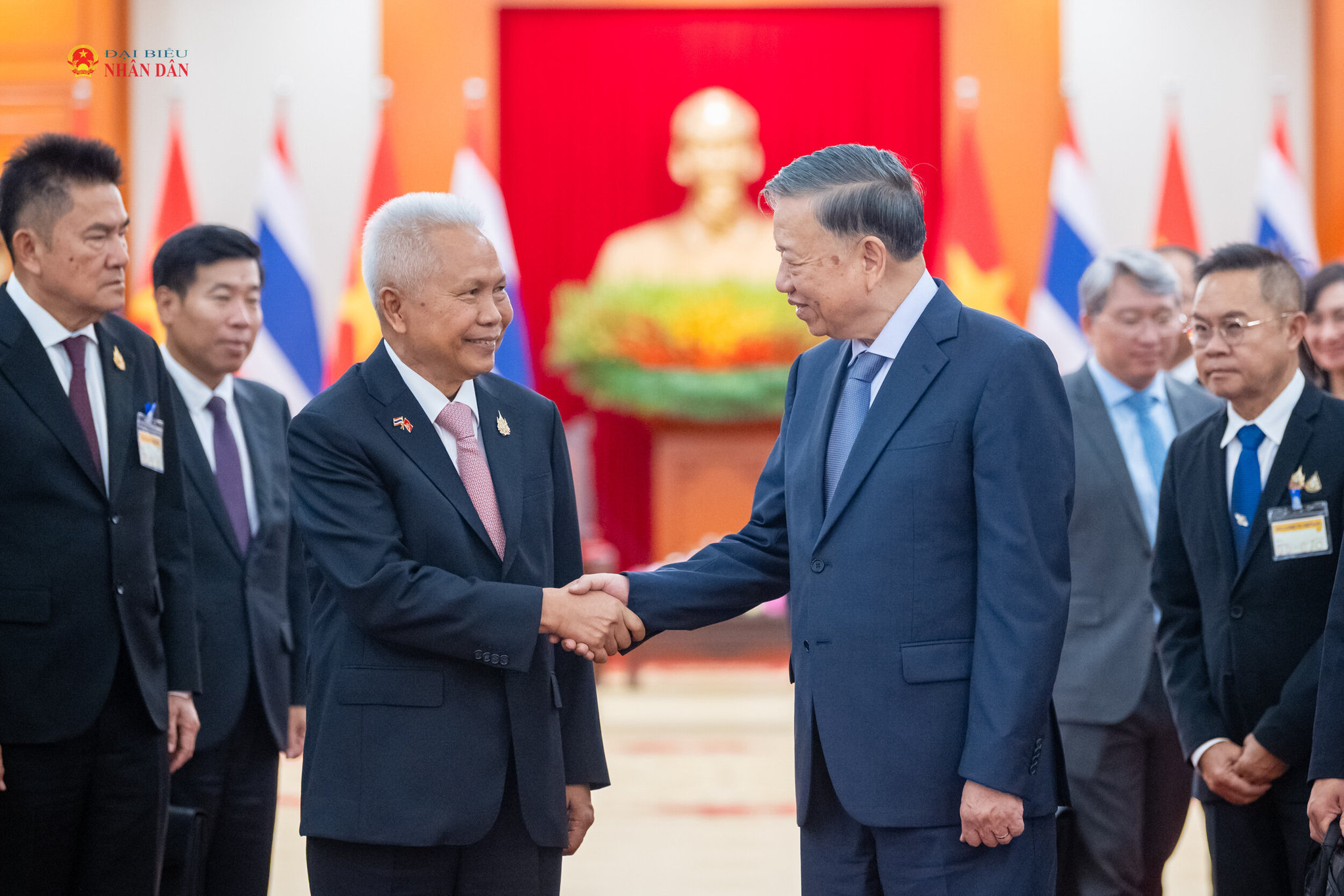 Tổng Bí thư, Chủ tịch nước Tô Lâm tiễn Chủ tịch Quốc hội kiêm Chủ tịch Hạ viện Thái Lan Sophon Zaram ra về.