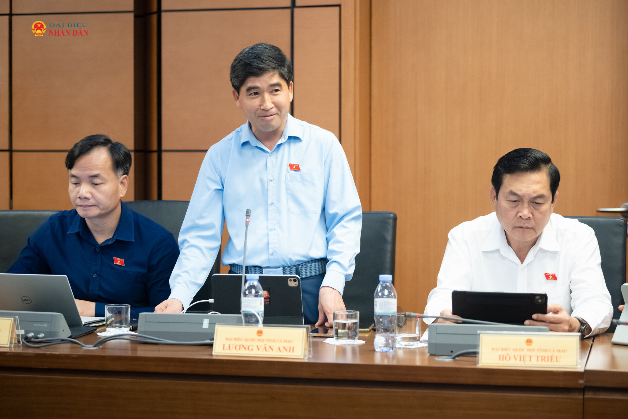 ĐBQH Lương Văn Anh (Cà Mau) phát biểu thảo luận tại Tổ 8