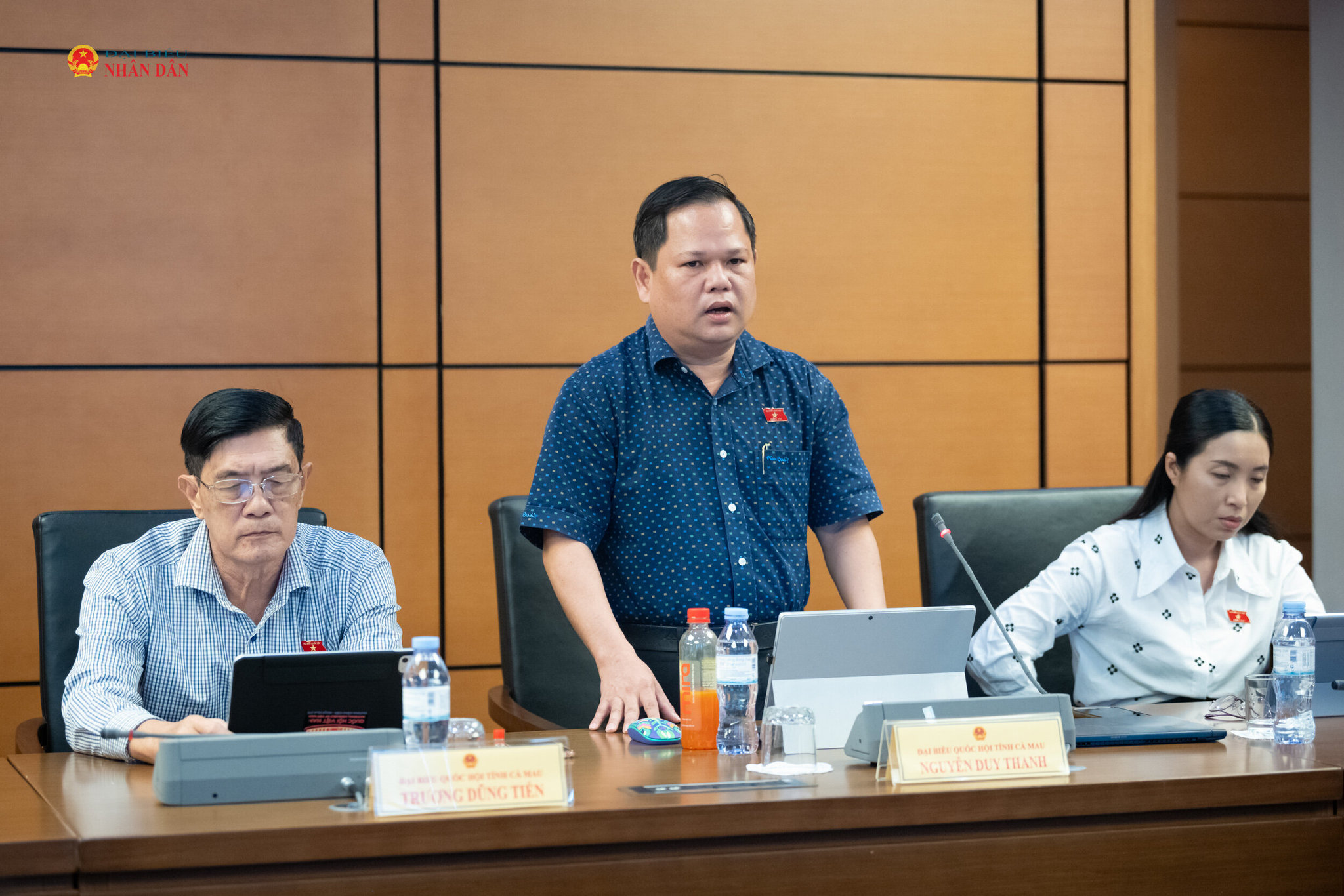 ĐBQH Nguyễn Duy Thanh (Cà Mau) phát biểu thảo luận tại Tổ 8