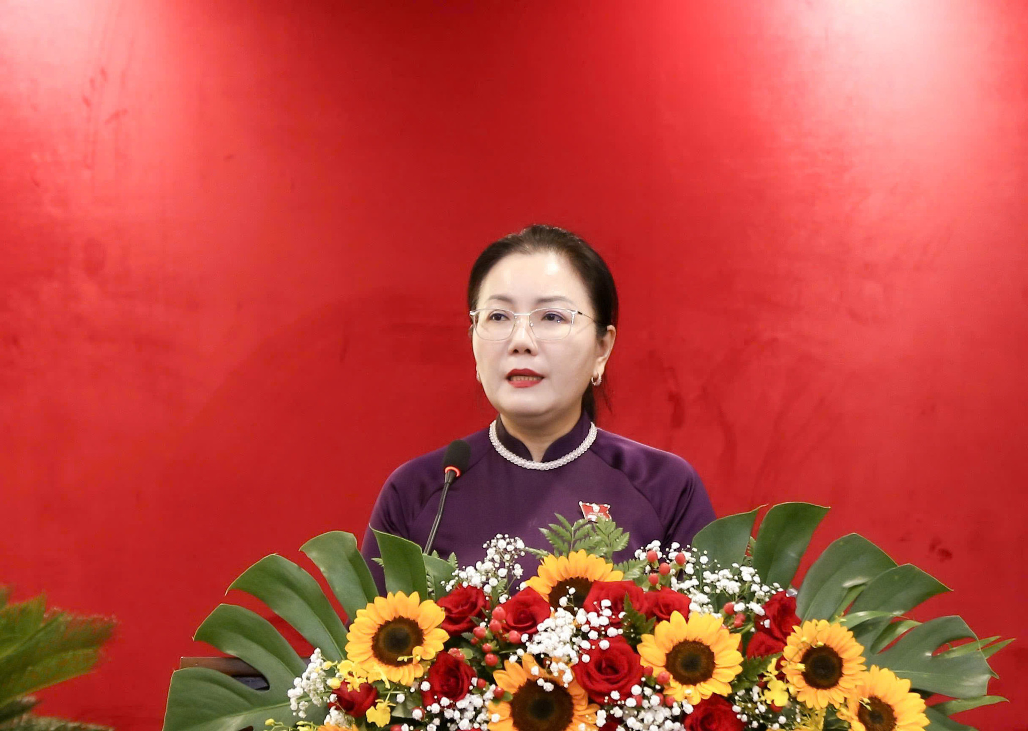 Phạm Thị Xuân Trang trình bày dự kiến chương trình kỳ họp.