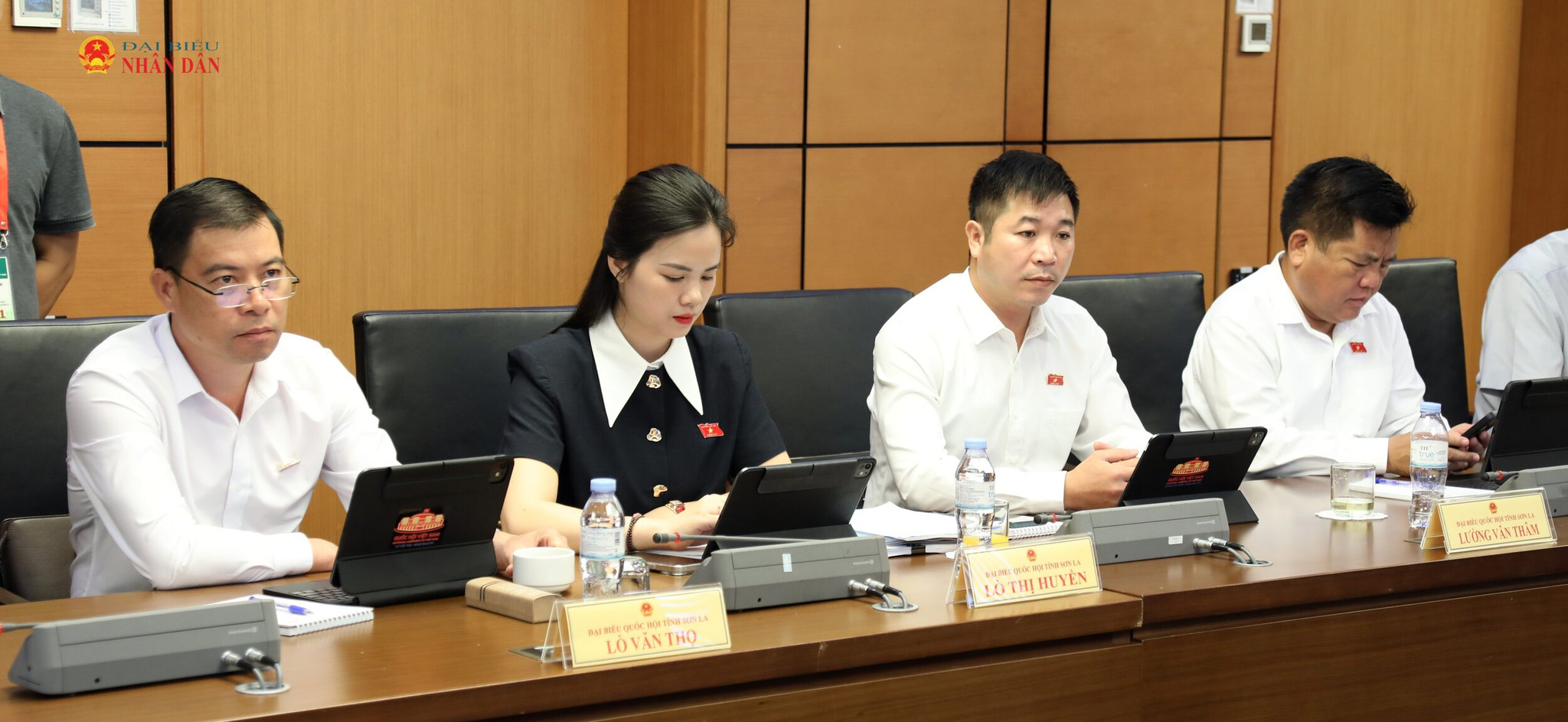 Các đại biểu tại Tổ 10