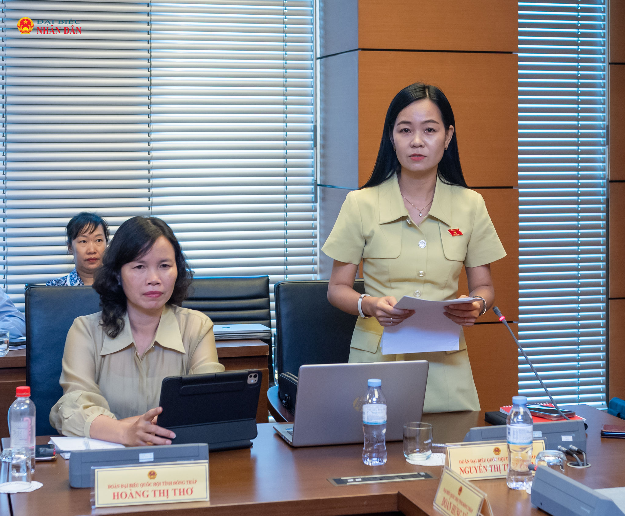 ĐBQH Nguyễn Thị Thúy Lam (Đồng Tháp) phát biểu