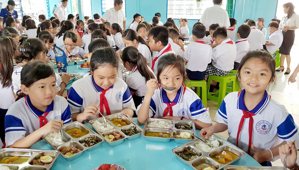 moet.gov.vn-upload-2007219-fck-adminmoet-_bua-an-hoc-duong-du-chat-sach-ngon-la-chia-khoa-quan-trong-de-cai-thien-dinh-duong-va-tam-voc-cho-tre-em.jpg