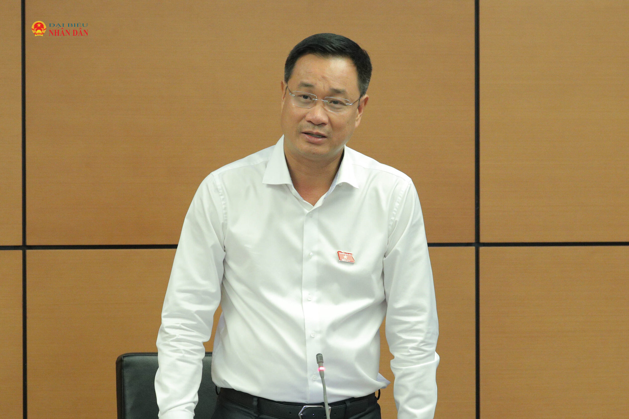 Tổ 15 (Phú Thọ, Đà Nẵng)/ĐBQH Lê Ngọc Quang (TP.Đà Nẵng) phát biểu thảo luận tại Tổ 15