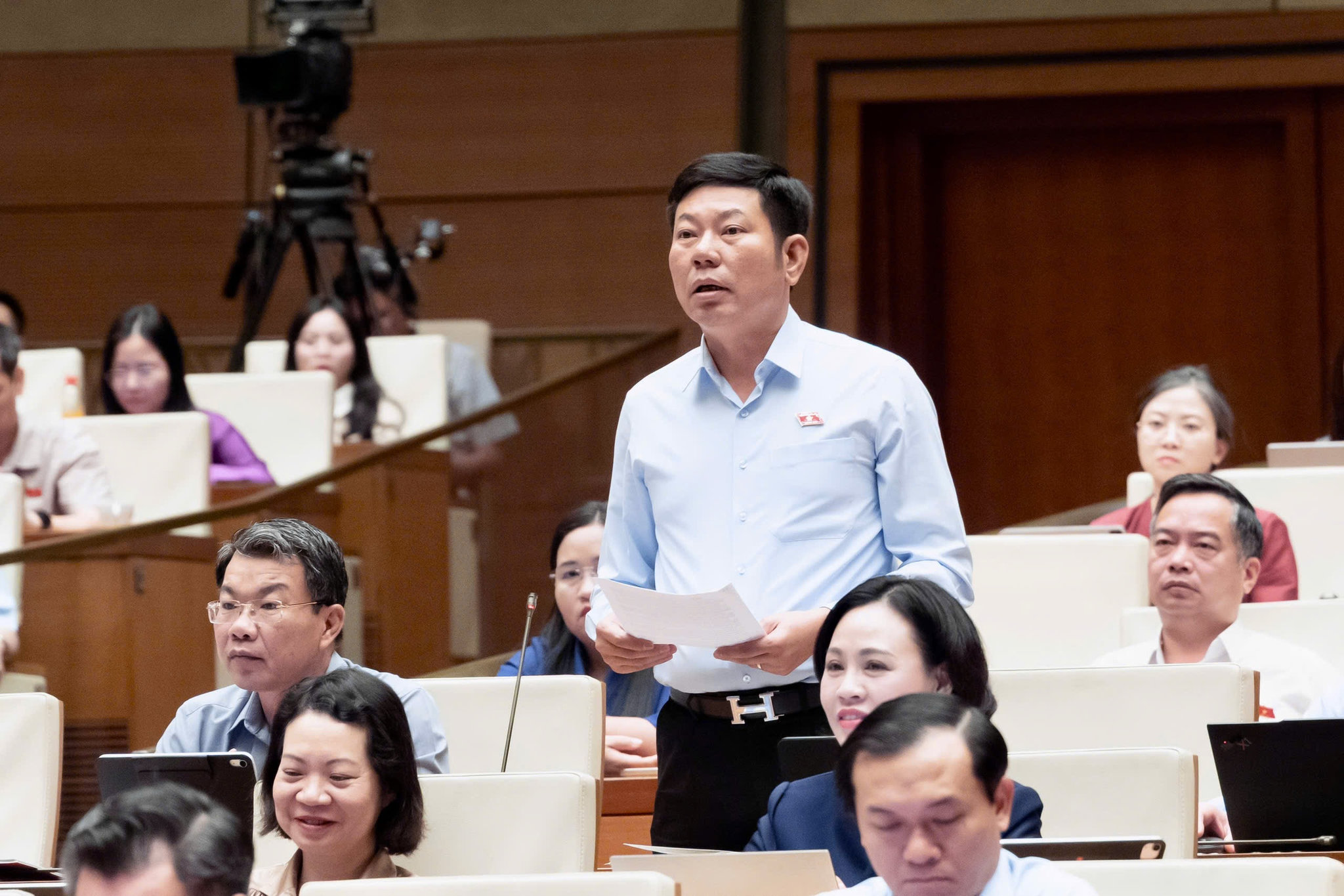 ĐBQH Tô Thành Quyết (Ninh Bình) phát biểu