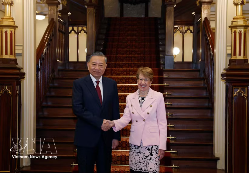 General Secretary of the Central Committee of the Communist Party of Vietnam (CPV) and President To Lam (left) and Governor of New South Wales Margaret Beazley at their meeting on August 10. (Photo: VNA)