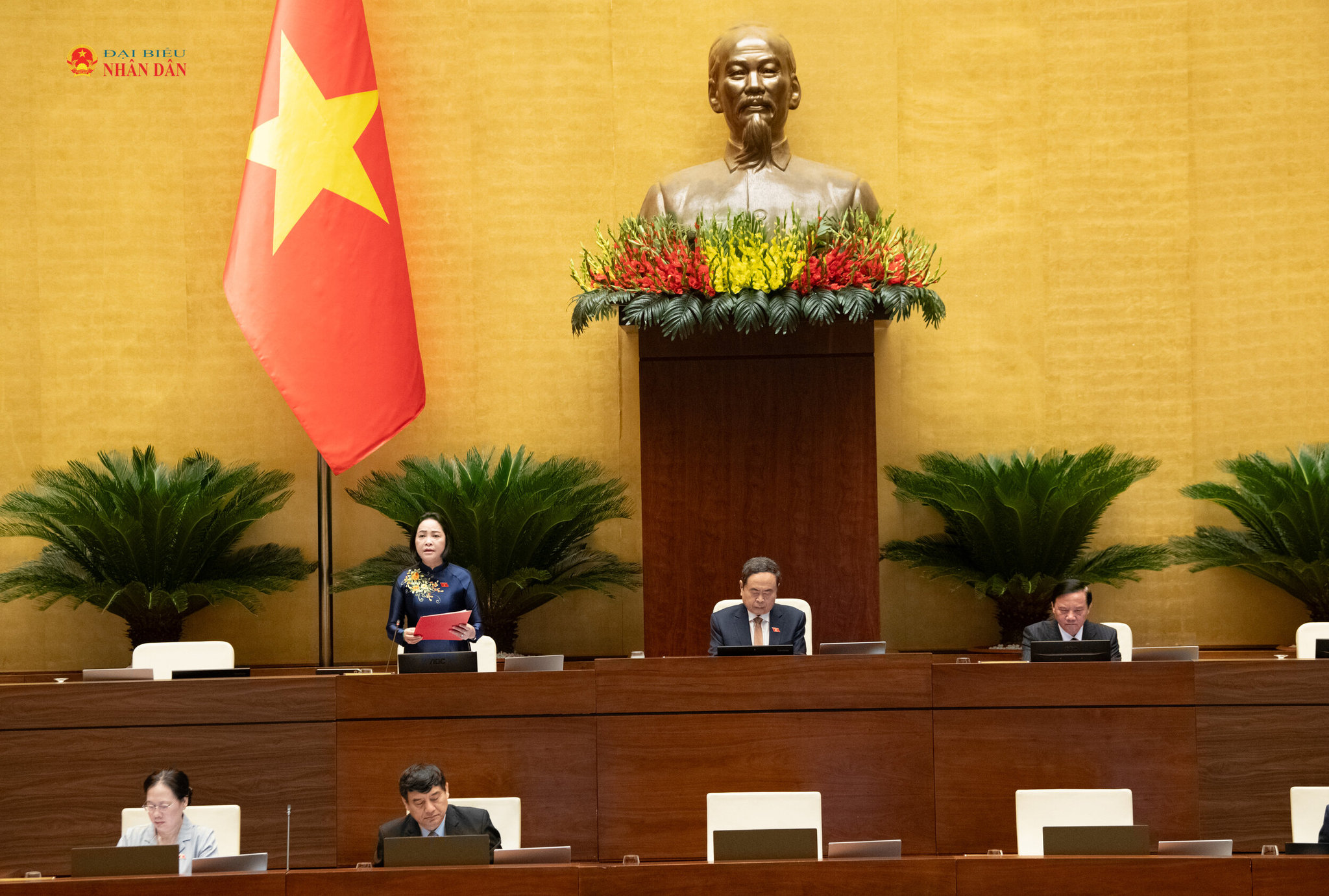 Phó chủ tịch Quốc hội Nguyễn Thị Thanh điều hành phiên họp.1