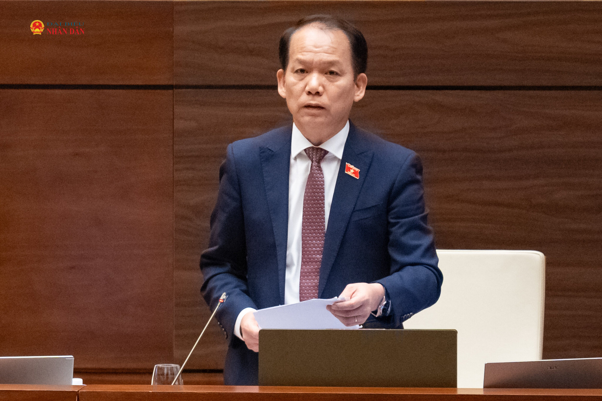 Bộ trưởng Bộ Tư pháp Hoàng Thanh Tùng phát biểu giải trình, làm rõ một số vấn đề đại biểu Quốc hội nêu
