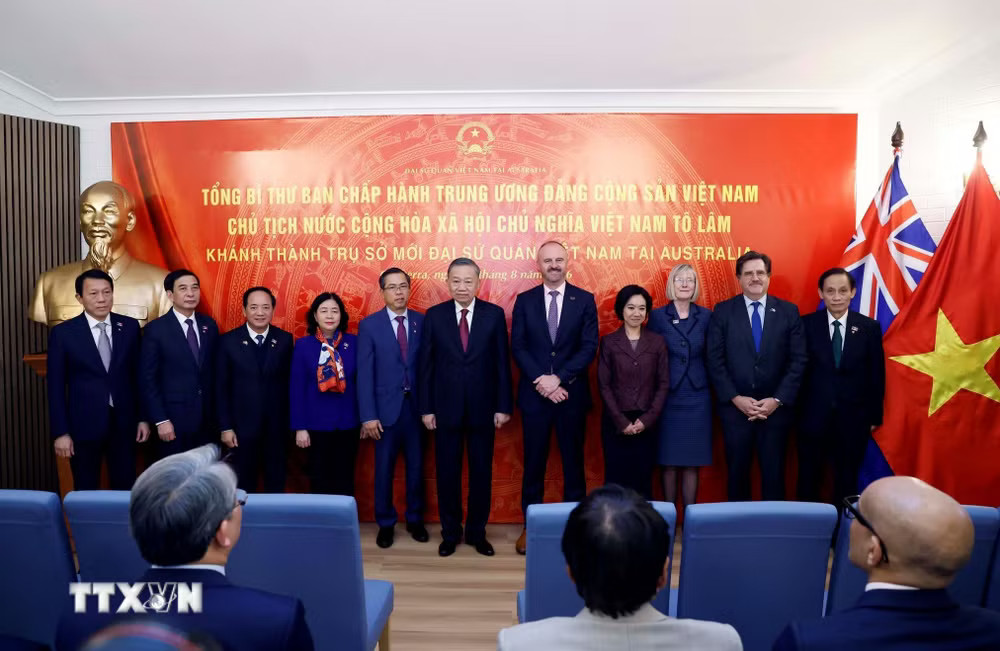 ttxvn-tong-bi-thu-chu-tich-nuoc-to-lam-du-le-khanh-thanh-tru-so-moi-dai-su-quan-viet-nam-tai-australia-1.jpg