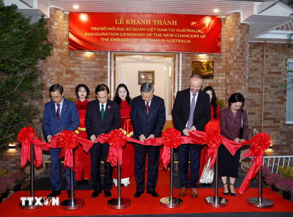 ttxvn-tong-bi-thu-chu-tich-nuoc-to-lam-du-le-khanh-thanh-tru-so-moi-dai-su-quan-viet-nam-tai-australia-2.jpg