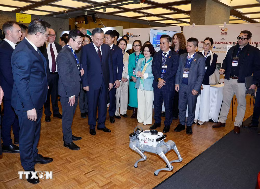 eead75d54de204b9efdd3dada-_ttxvn-tong-bi-thu-chu-tich-nuoc-to-lam-du-dien-dan-tech-connect-tai-dai-hoc-cong-nghe-sydney.jpg.avif