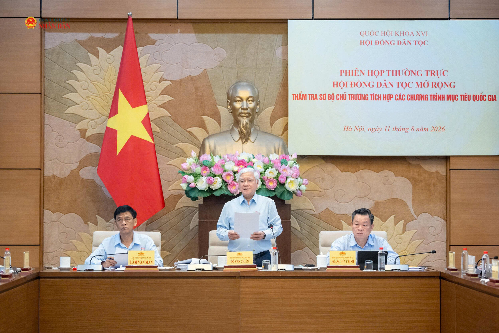 Phó Chủ tịch Thường trực Quốc hội Đỗ Văn Chiến phát biểu