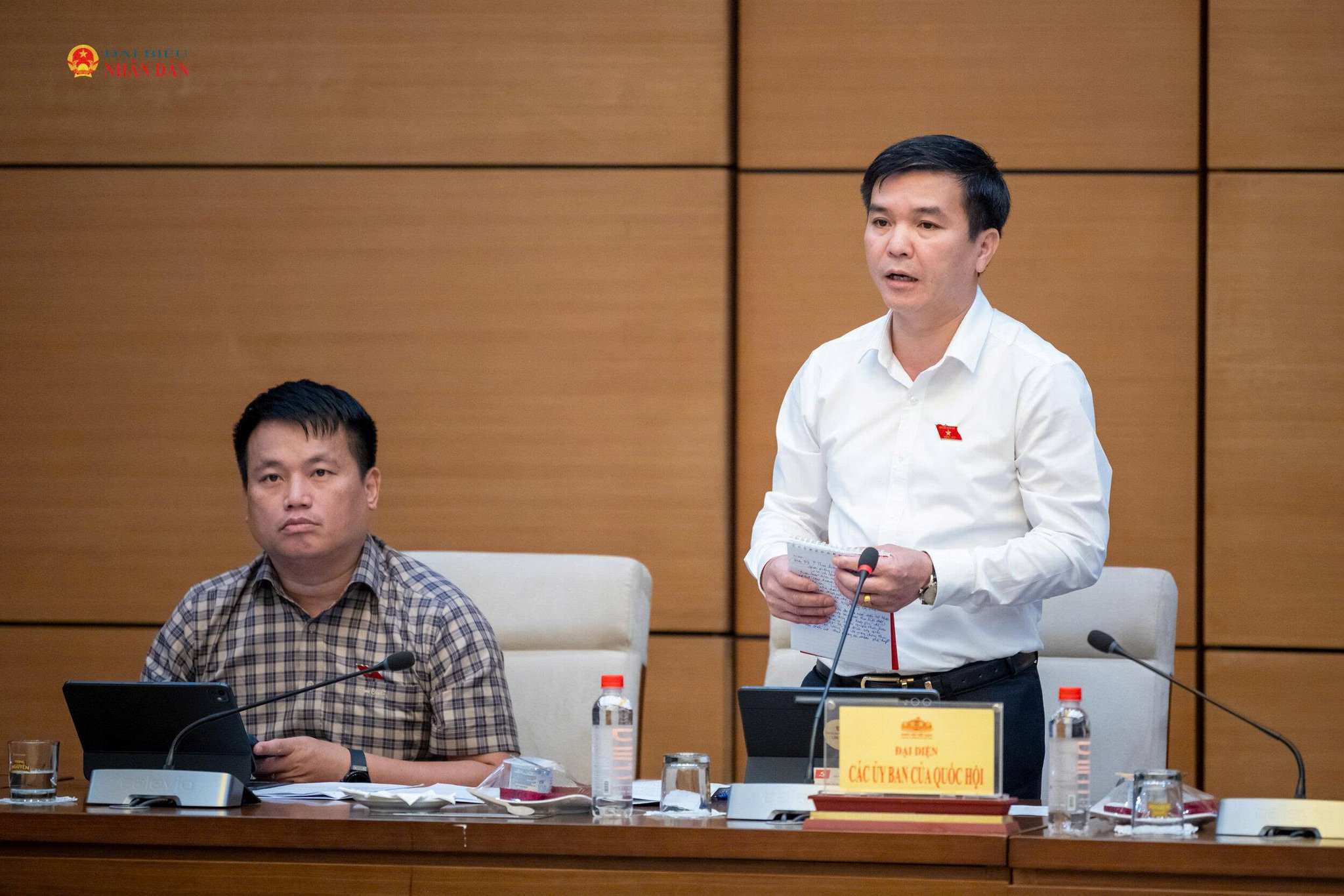 Phó trưởng Đoàn ĐBQH chuyên trách tỉnhThái Nguyên Hà Sỹ Huân phát biểu