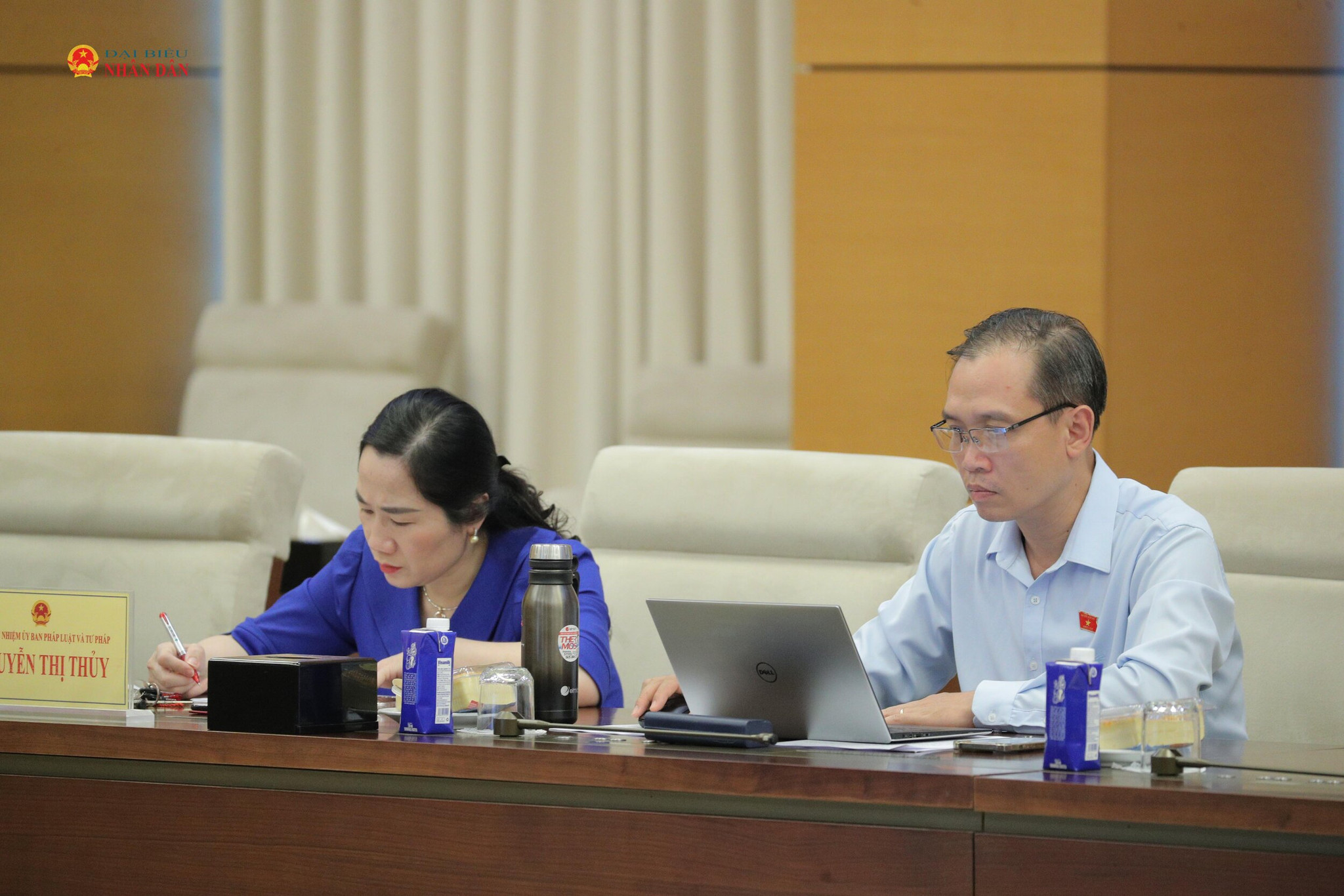 Các đại biểu dự 6