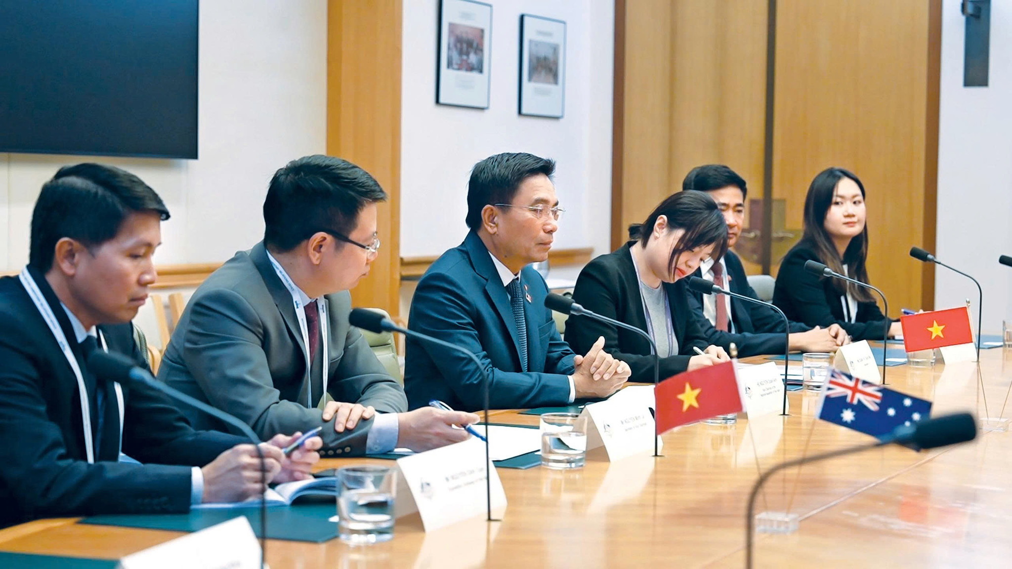 Phó Chủ tịch Quốc hội, Thượng tướng Nguyễn Doãn Anh phát biểu tại cuộc gặp