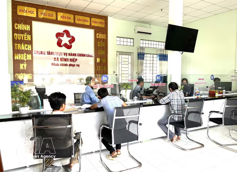 Binh Hiep commune's Public Administration Service Centre in Tay Ninh province has been upgraded to better serve local residents. (Photo: VNA) 