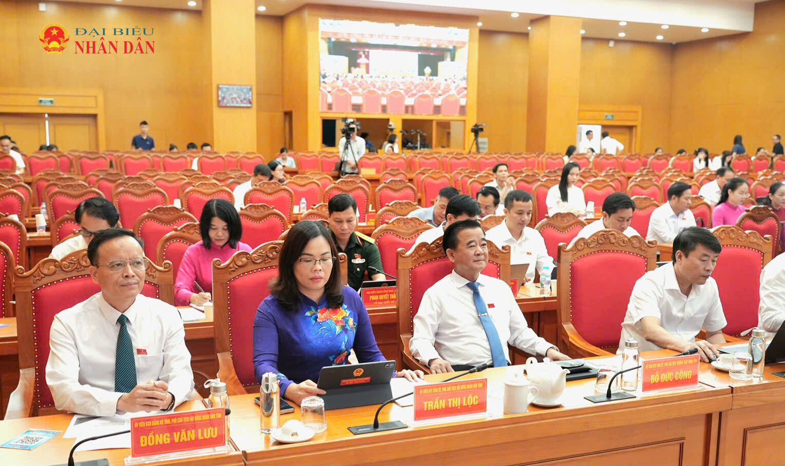 Các đại biểu tham dự kỳ họp
