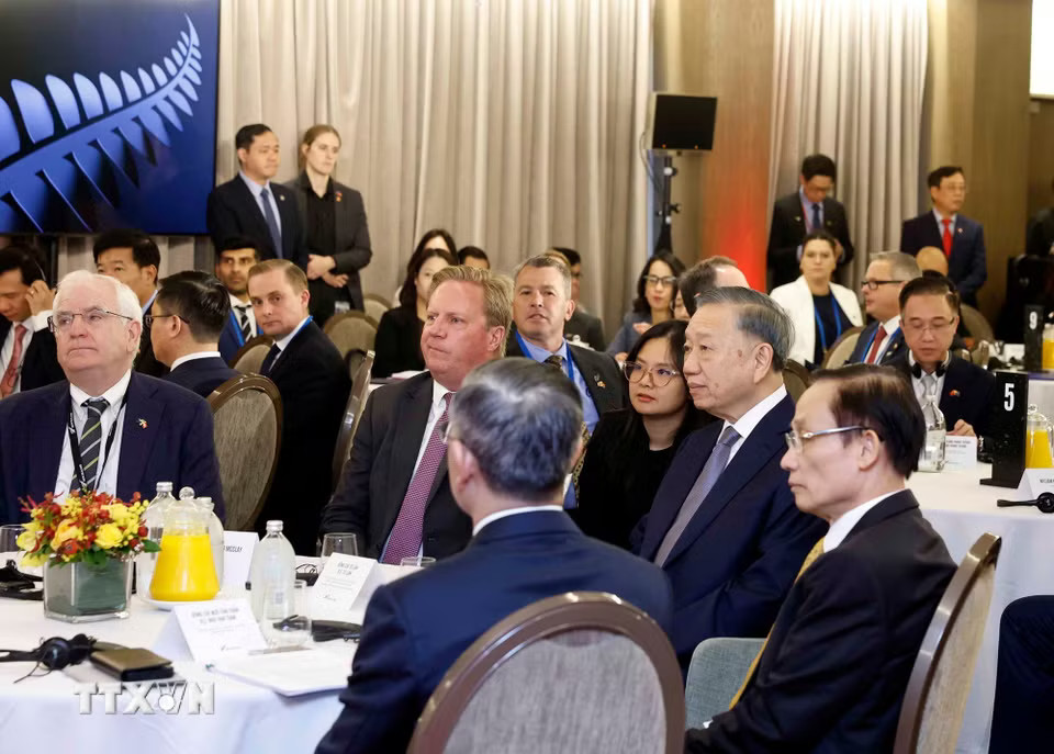 e33afeba5a86e534038706fbfb52e30da19c848-_ttxvn-tong-bi-thu-chu-tich-nuoc-du-toa-dam-doanh-nghiep-viet-nam-new-zealand-4.jpg.avif