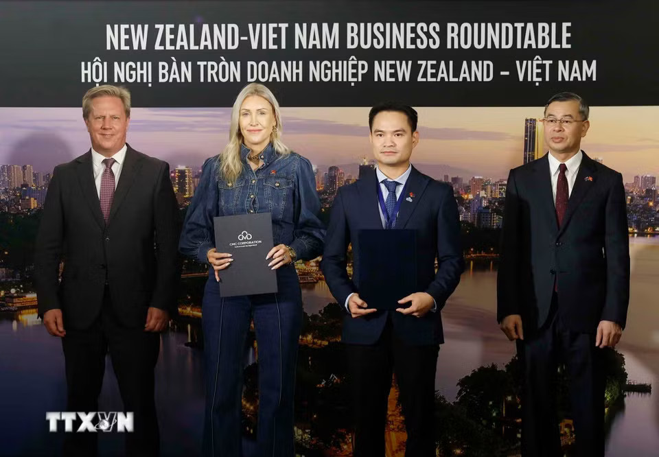 e33afebc0e2a2109452c2a6166eccde56947d78-_ttxvn-tong-bi-thu-chu-tich-nuoc-du-toa-dam-doanh-nghiep-viet-nam-new-zealand-5.jpg.avif