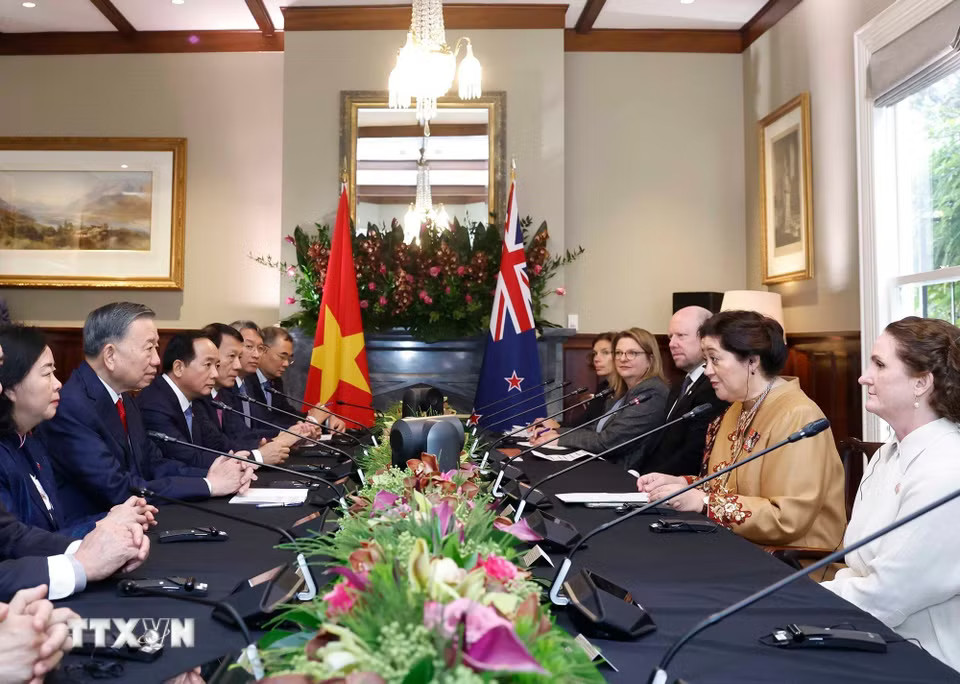 e7c36887e83aaf96c4a956a7d6204f135c805aae6-_ttxvn-tong-bi-thu-chu-tich-nuoc-to-lam-hoi-dam-voi-toan-quyen-new-zealand-4.jpg.avif