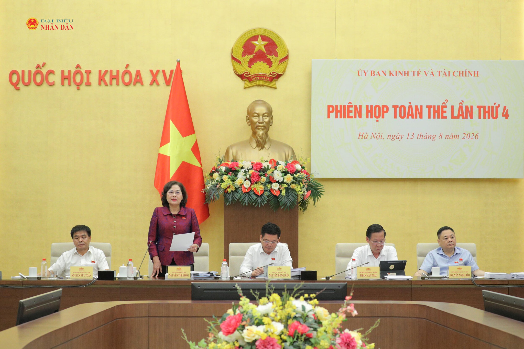 pho-chu-tich-quoc-hoi-nguyen-thi-hong-2.jpg