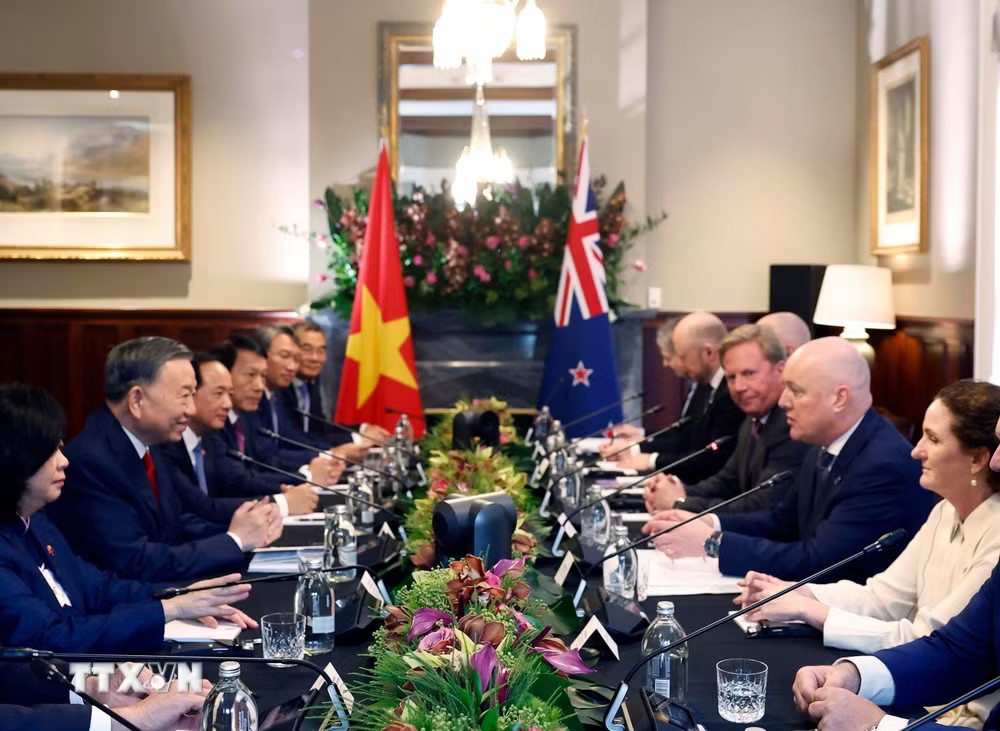 baf0aa24dfd57111e811a4b44265e78-_ttxvn-tong-bi-thu-chu-tich-nuoc-to-lam-hoi-dam-chinh-thuc-voi-thu-tuong-new-zealand-4.jpg.avif