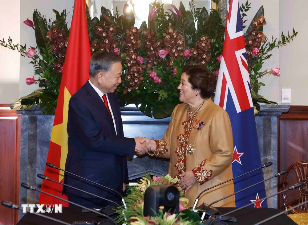 bd8fde386f2d1d57ed57c7ab5059c00dd4c2ea2e19-_ttxvn-tong-bi-thu-chu-tich-nuoc-to-lam-hoi-dam-voi-toan-quyen-new-zealand-3.jpg.avif