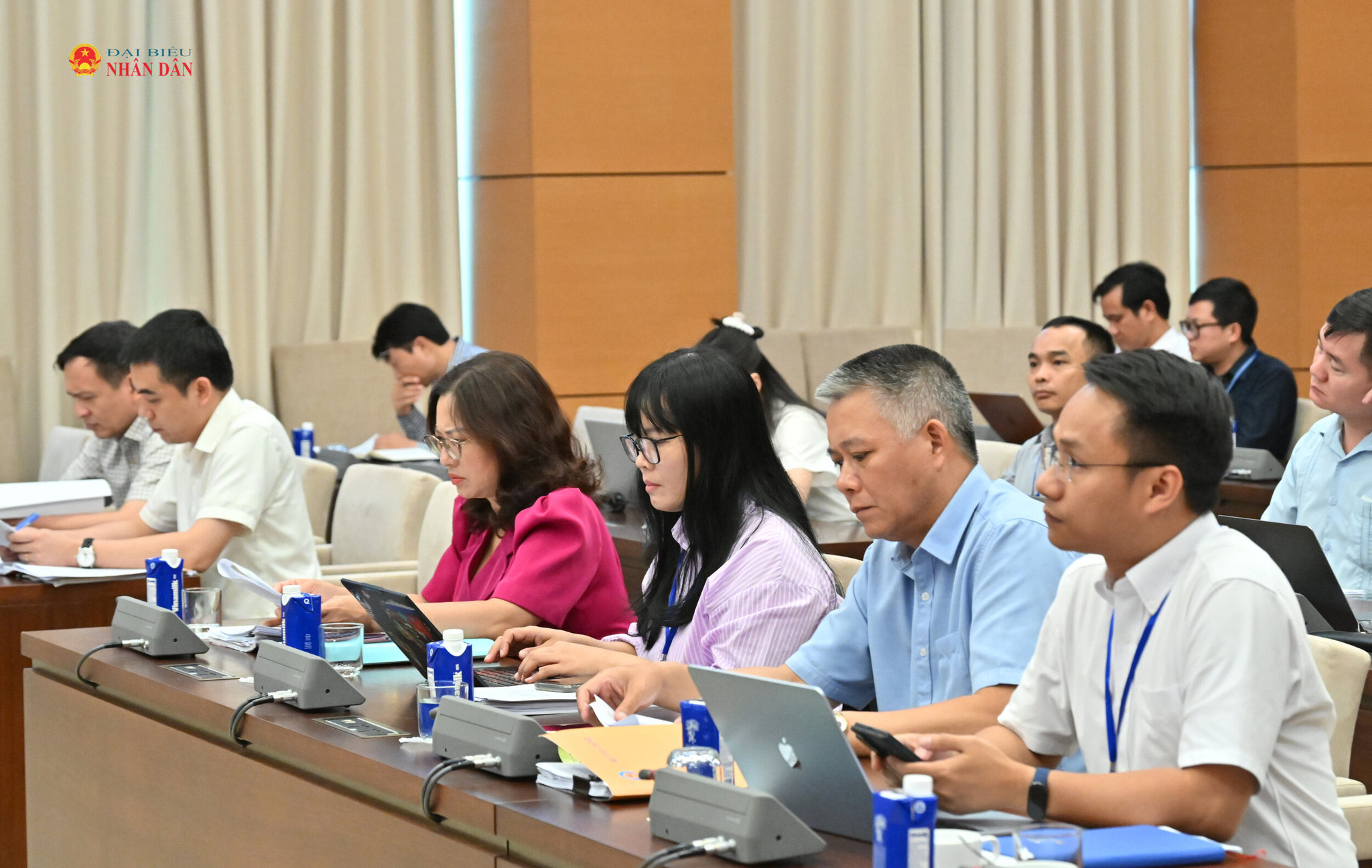 cac-dai-bieu-tai-phien-hopvqk_0091.jpg