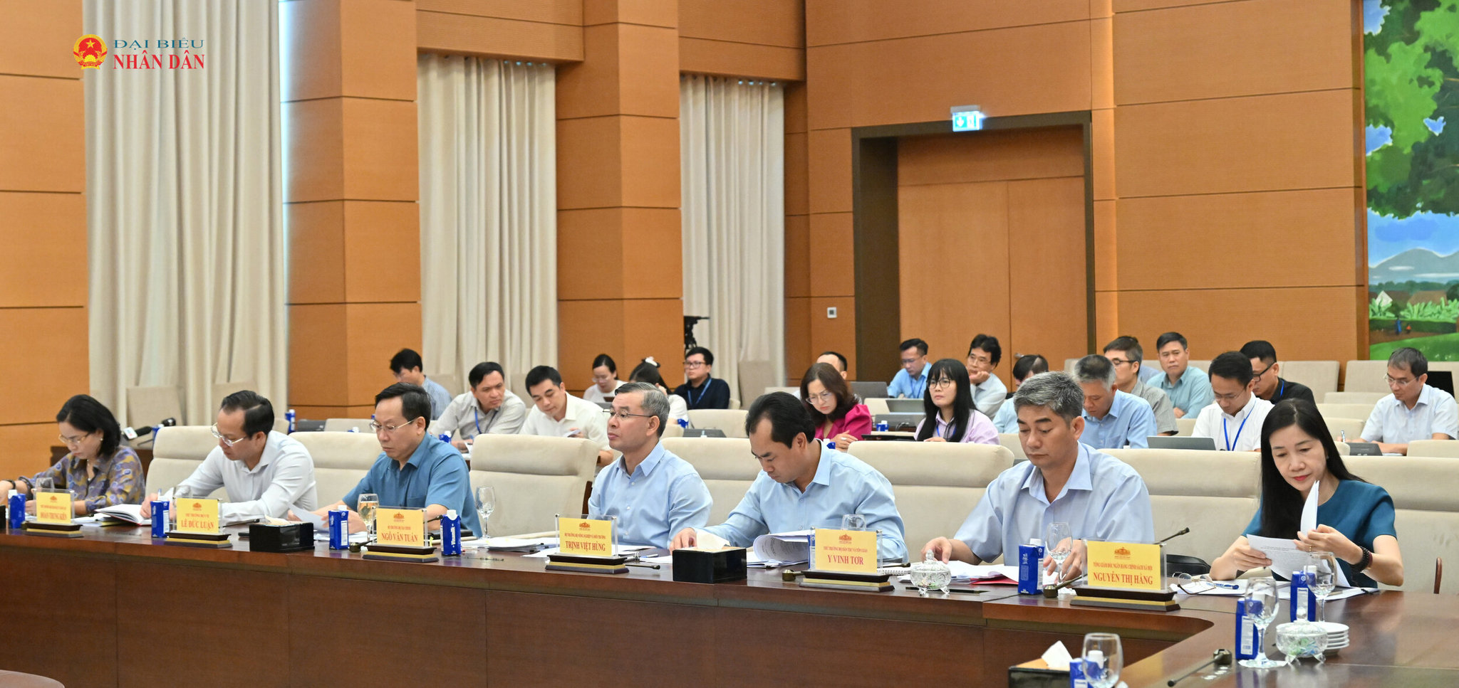 cac-dai-bieu-tai-phien-hopvqk_0100.jpg