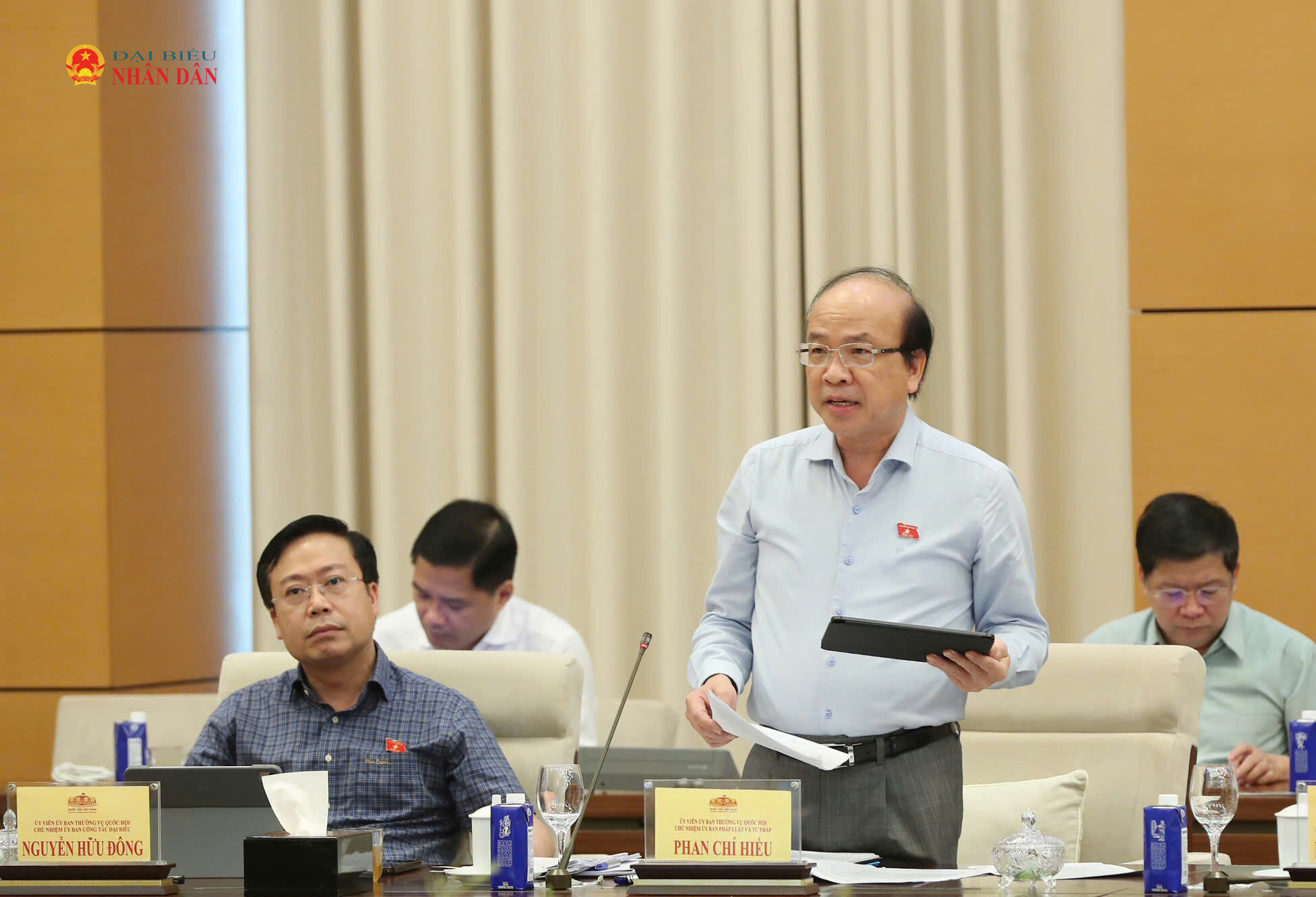 chu-nhiem-uy-ban-phap-luat-va-tu-phap-phan-chi-hieu.jpg