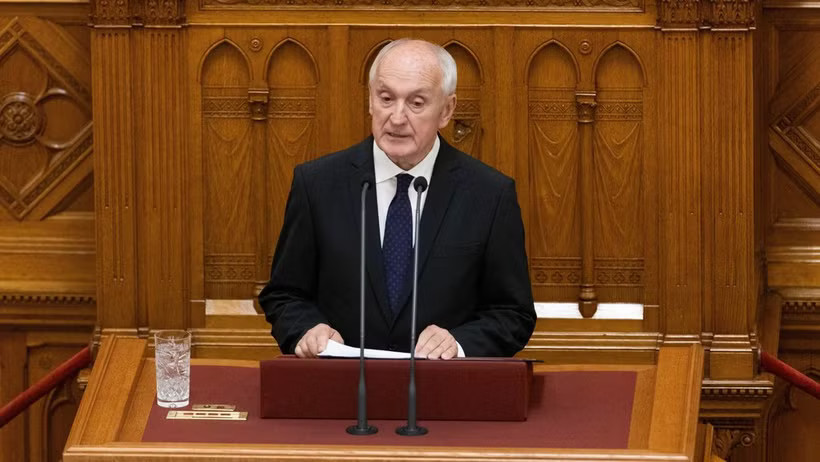 President András Baka addresses the Hungarian Parliament in Budapest after being elected on August 11, 2026. (Photo: Xinhua/VNA)