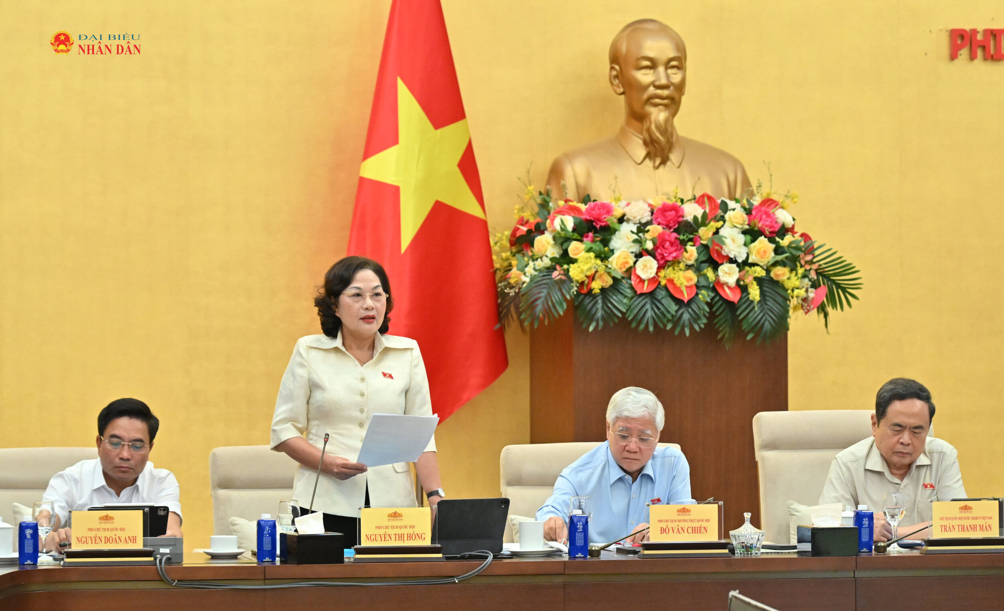 Phó Chủ tịch Quốc hội Nguyễn Thị Hồng phát biểuVQK_0180