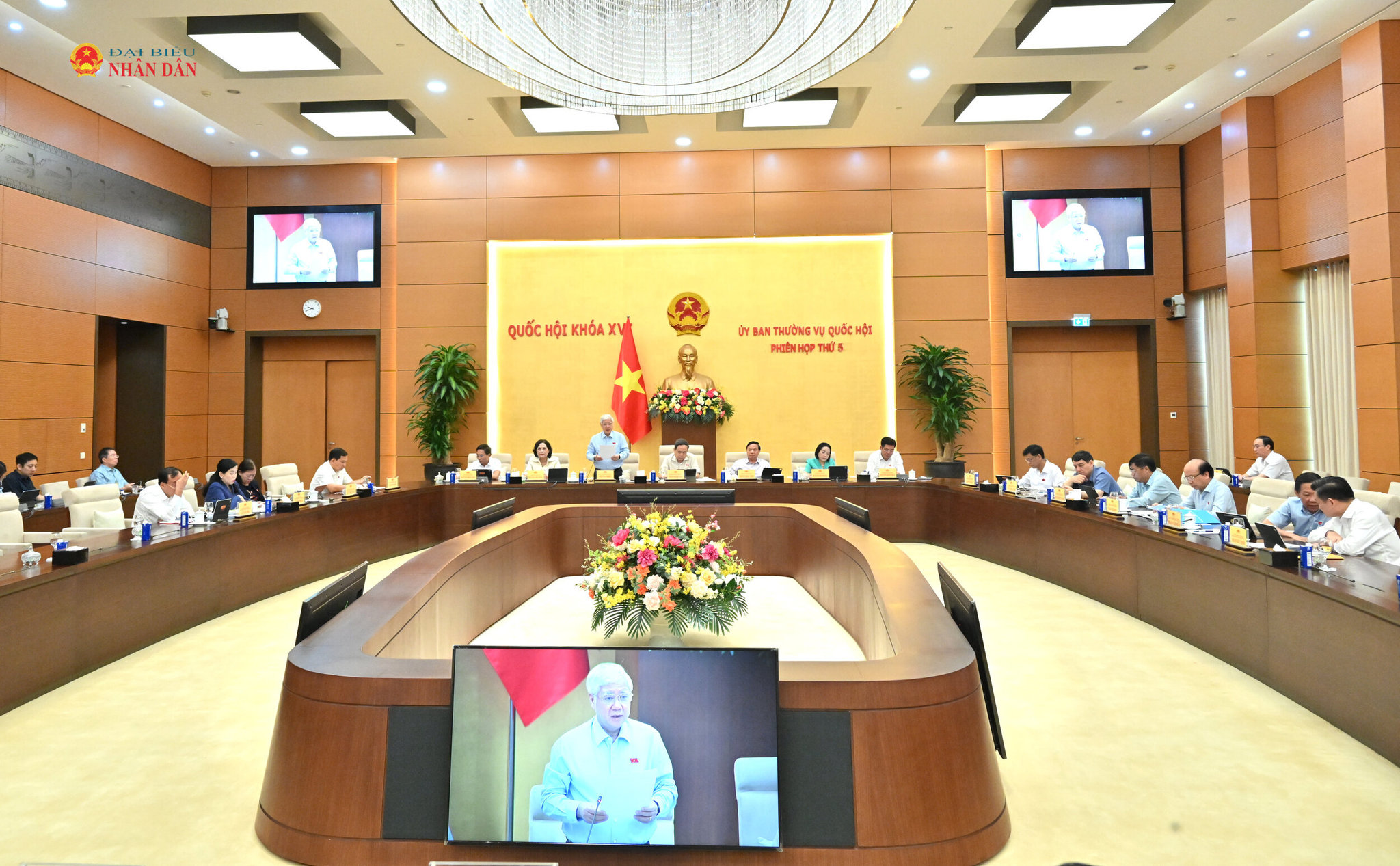 pho-chu-tich-thuong-truc-quoc-hoi-do-van-chien-dieu-hanh-phien-hopvqk_0102.jpg