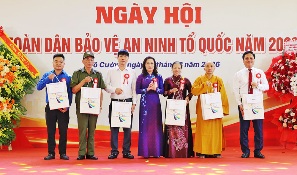tang-qua-ca-nhan-dien-hinh.jpg