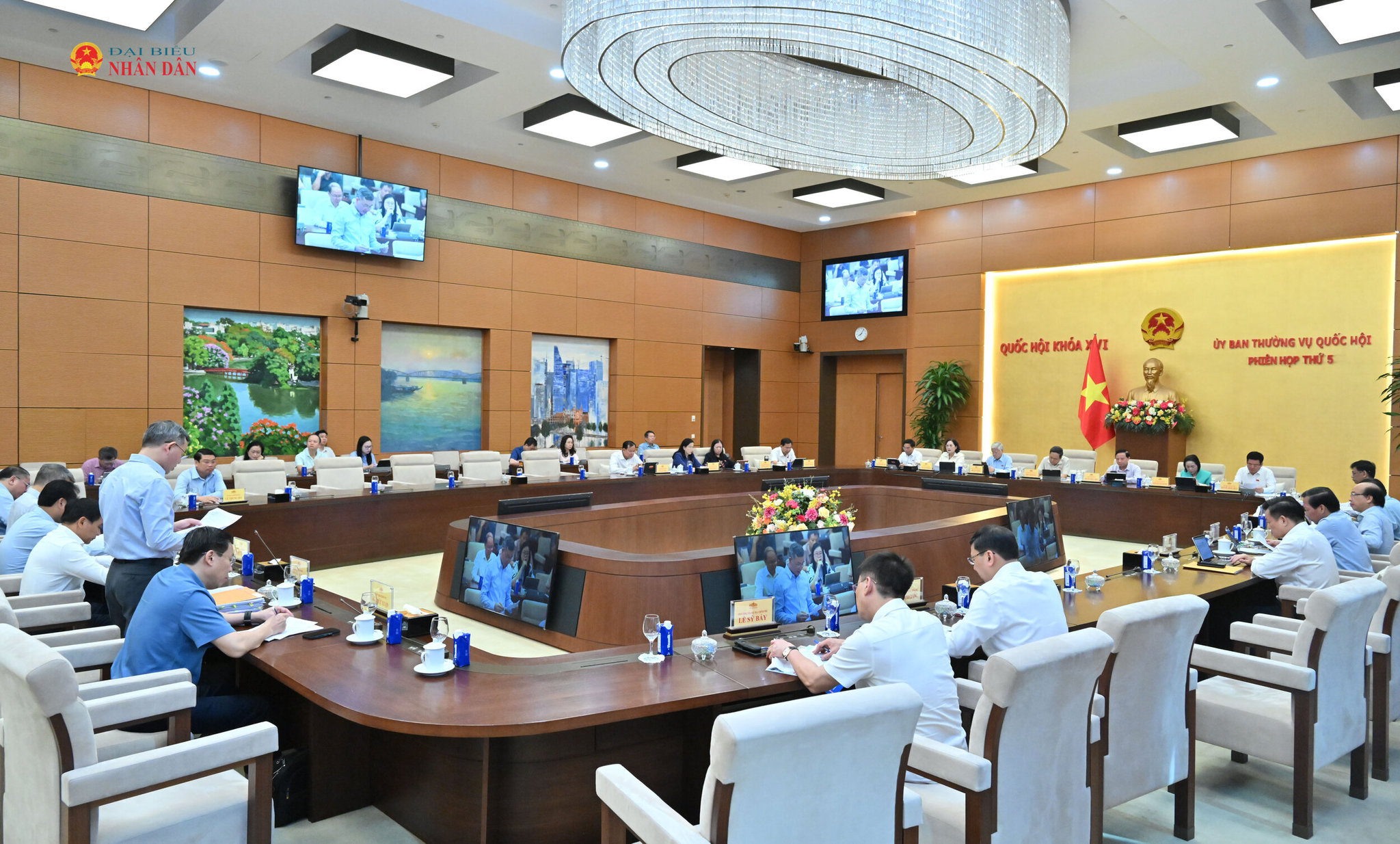 toan-canh-phien-hopvqk_9931.jpg