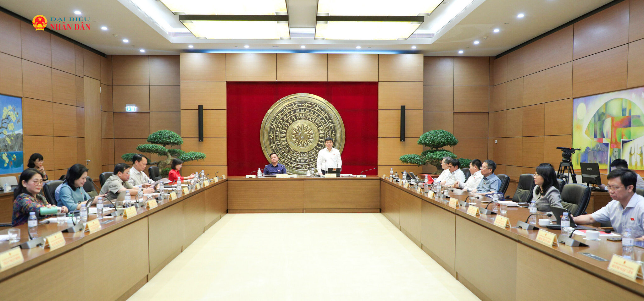toan-canh-to-7-gom-doan-dbqh-cac-tinh-nghe-an-lam-dong-tien-hanh-thao-luan-tai-to-2-.jpg