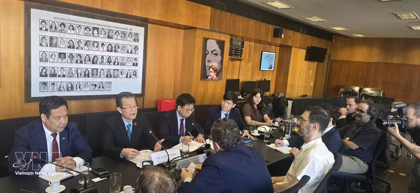 The CPV delegation works with the Workers' Party of Brazil (PT). (Photo: VNA)
