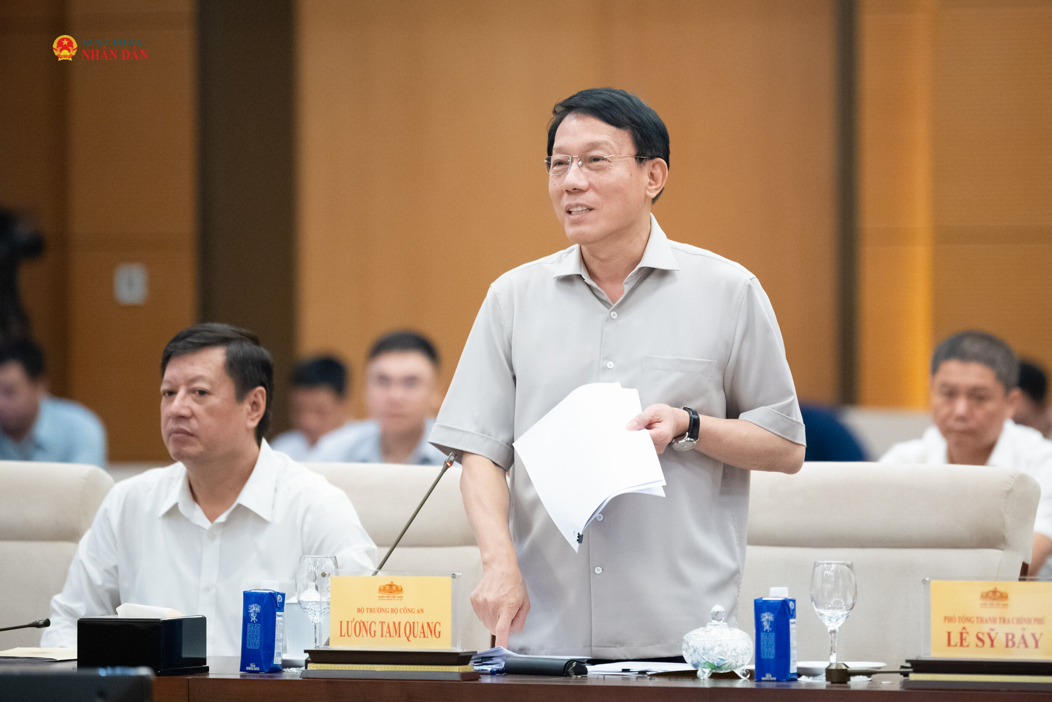 Bộ trưởng Bộ Công an Lương Tam Quang trình bày báo cáo tiếp thu, giải trình và chỉnh lý dự thảo