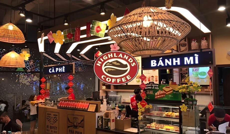 Jollibee tăng doanh thu, nhưng lợi nhuận đi lùi: Highlands Coffee trở thành điểm sáng giữa áp lực chi phí