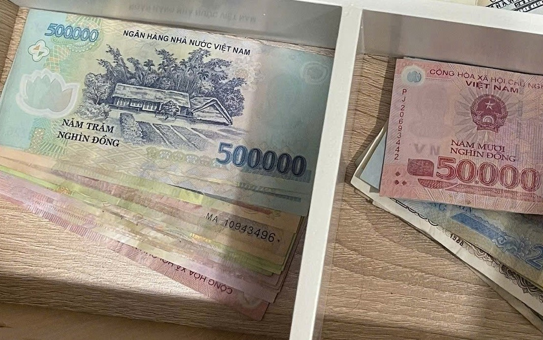 Tang vật liên quan vụ án