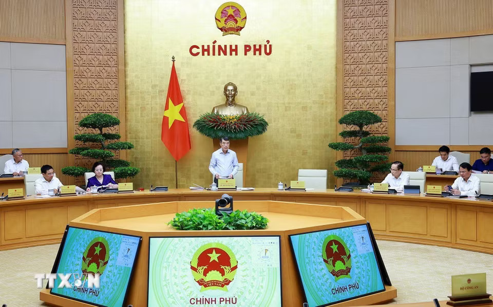 c3cxjdg0ra3xhojmjxxdvecozacaube0bgcmisteweitebvr6niaroprt3-_ttxvn-1808-thu-tuong-phien-hop-xay-dung-phap-luat-thang-8-3.jpg.avif