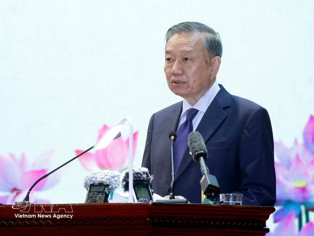 General Secretary of the Communist Party of Vietnam and President To Lam speaks at the working session (Photo: VNA) vnanet-potal-tong-bi-thu-chu-tich-nuoc-to-lam-bi-thu-quan-uy-trung-uong-tham-va-lam-viec-voi-su-doan-bo-binh-co-gioi-308-8963469-1.jpg