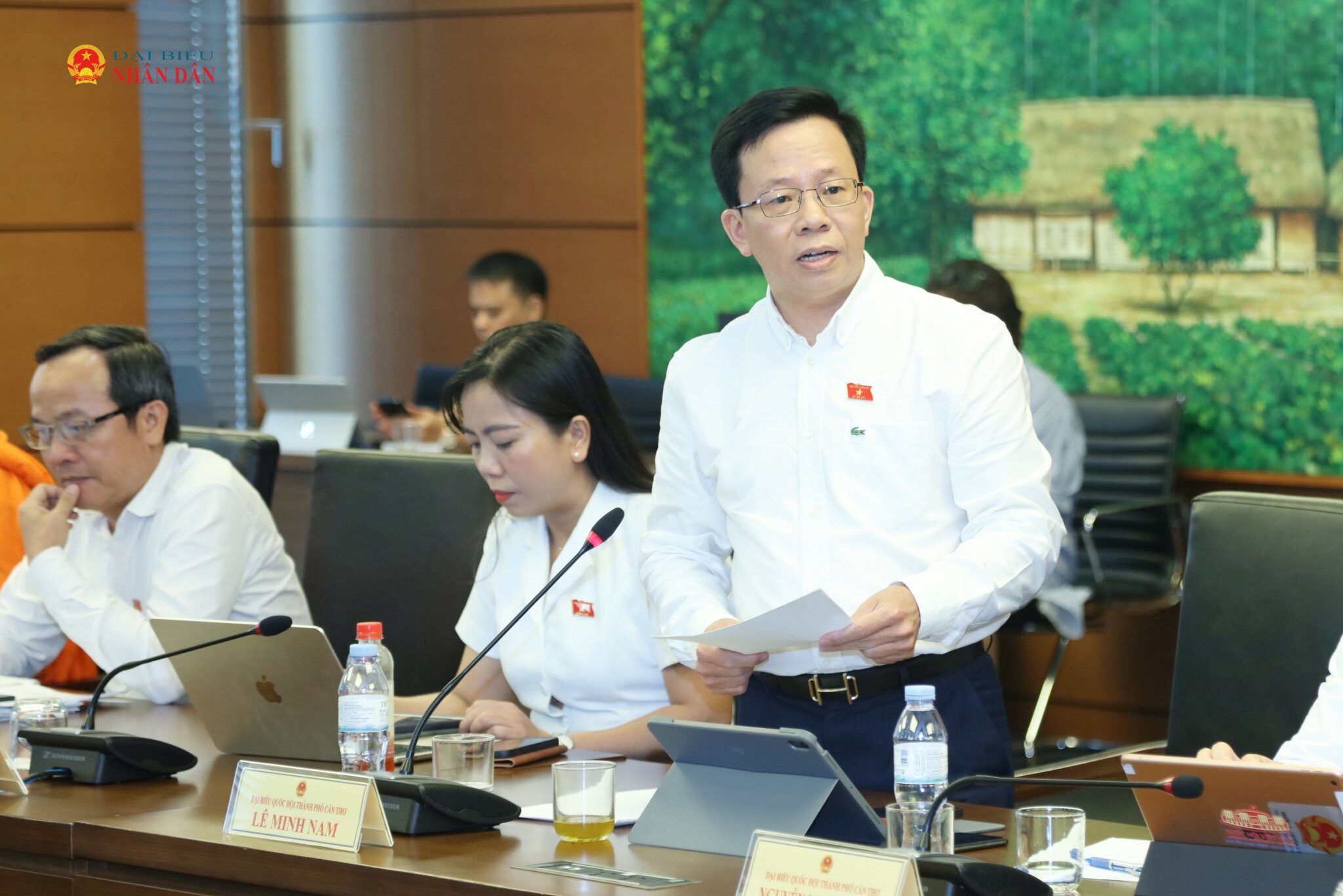 ĐBQH Lê Minh Nam (Tp. Cần Thơ) phát biểu